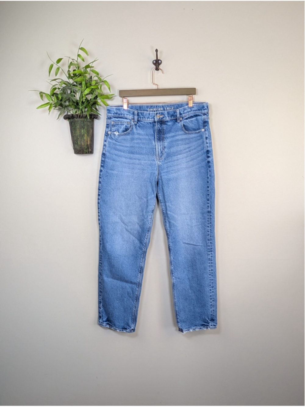 AE 18 Straight Leg Super High Rise Jeans Medium Wash Stretch American Eagle
